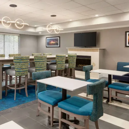 La Quinta Inn & Suites by Wyndham Dublin