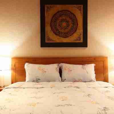 Luxury 4 bedroom pool villa in Pattaya Rooms