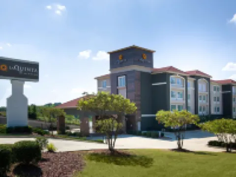 La Quinta Inn & Suites by Wyndham Tupelo Hotels in Tupelo