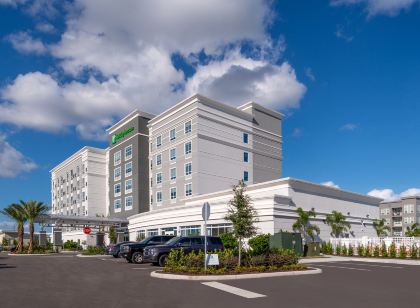 Holiday Inn & Suites Orlando - International Drive South, an IHG Hotel