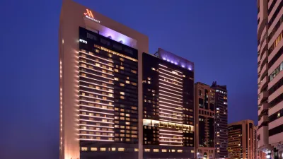 Marriott Hotel Downtown Abu Dhabi Hotel dekat Masjid Agung Sheikh Zayed