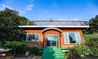 Jecheon Lake Bed & Breakfast