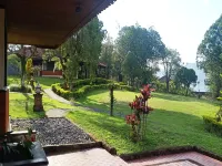 The Buyan Villas Resort Hotel dekat Bali Farm House