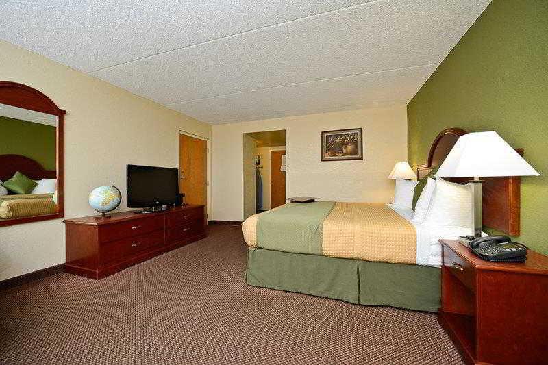 Best Western Luxbury Inn Fort Wayne