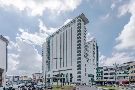 RH Hotel Sibu Отели рядом с достопримечательностью «Lin's Swan Garden»