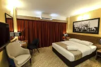Hotel Scholar's Suites Hotel dekat Kompleks Sukan Proton City