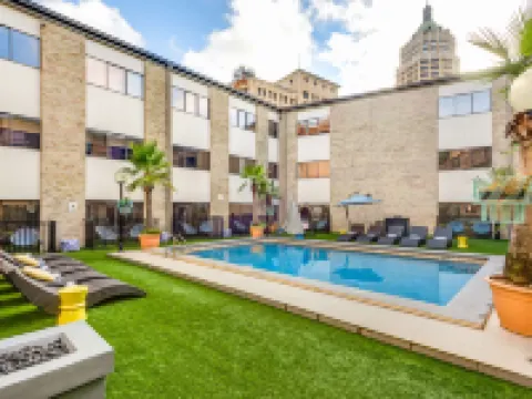 Riverwalk Plaza Hotels in Bexar County