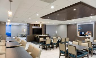 Holiday Inn Express & Suites Los Angeles Downtown West 썸네일