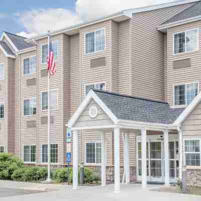 Microtel Inn & Suites by Wyndham Mansfield Hotel Exterior