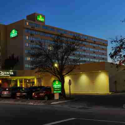 La Quinta by Wyndham Secaucus Meadowlands Hotel Exterior