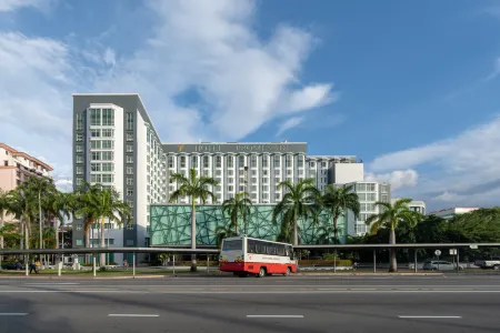 Promenade Hotel Kota Kinabalu Отели рядом с достопримечательностью «Handicraft Market»