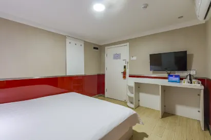 Super 8 Hotel (Beijing Qianmenzhu Shikou West Street)