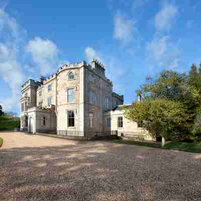 Crossbasket Castle Hotel Exterior