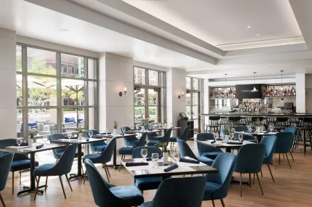 Sheraton Cerritos Отели рядом с достопримечательностью «Kosh»