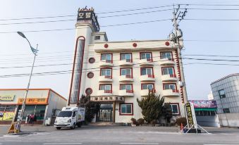2. 군산 엘도라도..