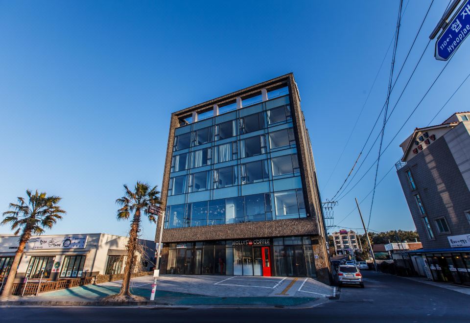 Blue Spring Hotel