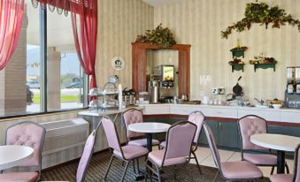Super 8 by Wyndham S Jordan/Sandy/SLC Area