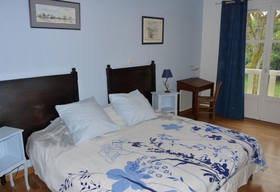 Logis Hôtel LBB - les 2 lacs - Housity