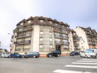 Le Polo - 2-Star