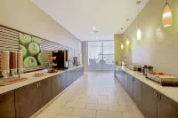 La Quinta Inn & Suites by Wyndham Cedar City - 朝食