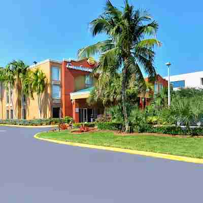 Comfort Inn & Suites Fort Lauderdale West Turnpike Hotel Exterior