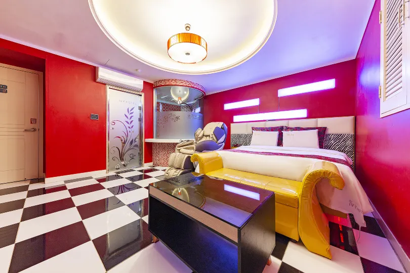 Ivy Hotel