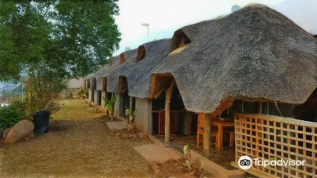 Emahlathini Guest Farm