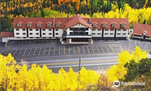 Monarch Mountain Lodge