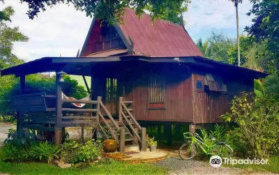 Tung Tong Homestay & Camping Hotell i Rim Nuea
