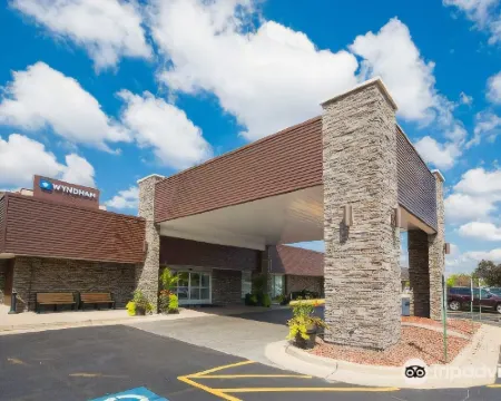 Wyndham Chicago O'Hare Hotels in Des Plaines