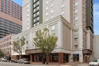 La Quinta Inn & Suites by Wyndham New Orleans Downtown - 2-Sterne