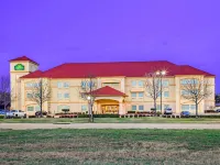 La Quinta Inn & Suites by Wyndham Ennis Hotels in Ennis