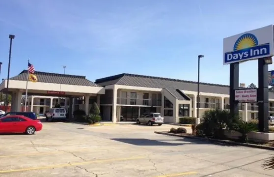 OYO 巴吞魯日中城酒店