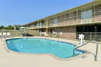 Walnut Inn Hotels in Roland