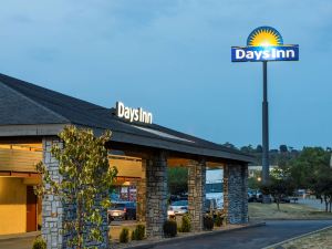 Days Inn by Wyndham Pittsburgh-Harmarville