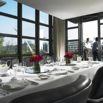 The Spencer Hotel Отели рядом с достопримечательностью «Парнел-сквер»