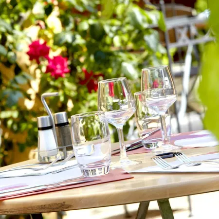 DC Hotel & Restaurant Brussels South Отели рядом с достопримечательностью «Станция метро het rad»