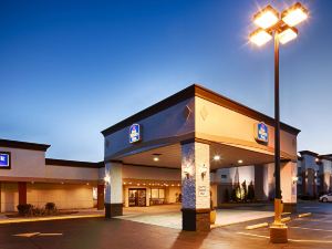 Best Western Plus Milwaukee Airport Hotel  Conference Center