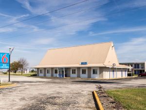 Motel 6-Mattoon, IL