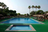 BM Beach Hotel - Beach