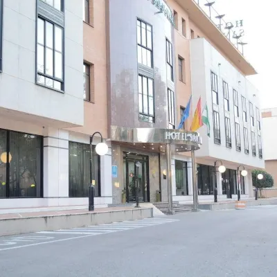 塞維利亞聖帕布魯酒店 鄰近塞维利亚水上乐园的酒店