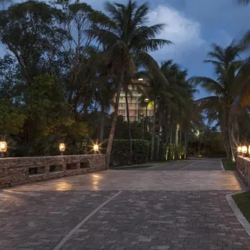 Jupiter Beach Resort & Spa