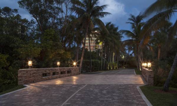 Jupiter Beach Resort & Spa