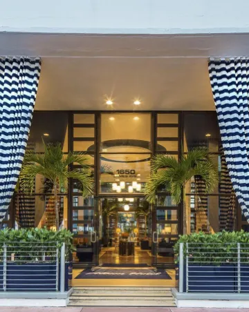 Albion Hotel Отели рядом с достопримечательностью «Холокааст Мемориал Майами-Бич»