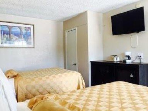 Executive Inn and Kitchenette Suites