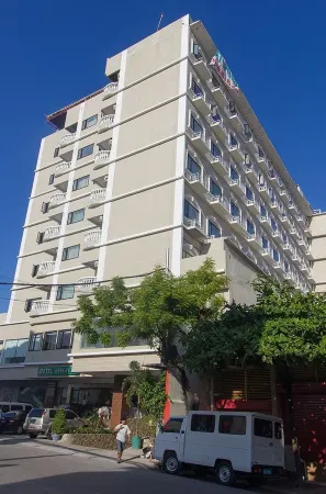 Hotel Essencia Отели рядом с достопримечательностью «Sisters of St Paul of Chartres Monument»