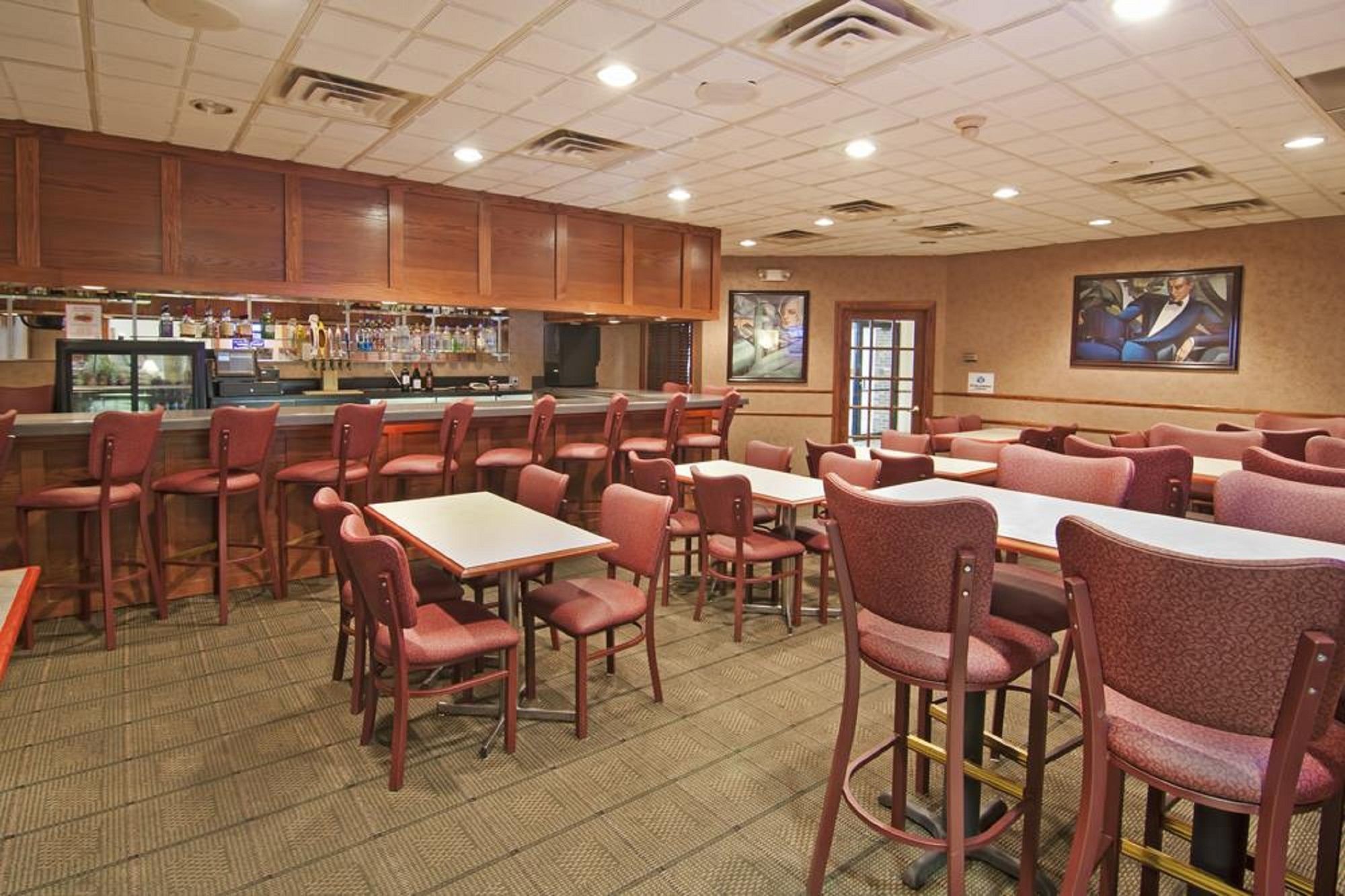 Norwood Inn & Suites Mankato