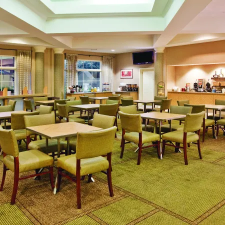 La Quinta Inn & Suites by Wyndham Atlanta Alpharetta