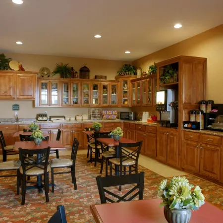 Best Western Plus Bradbury Inn  Suites