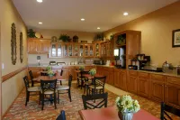 Best Western Plus Bradbury Inn  Suites - Desayuno